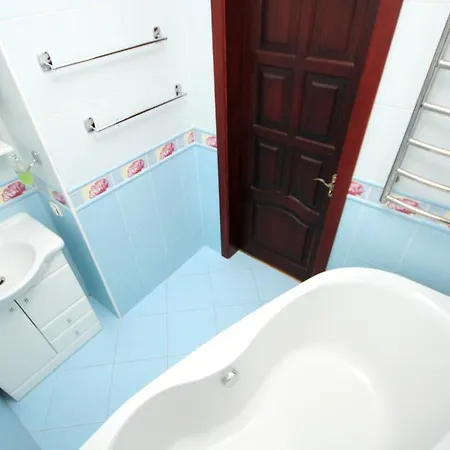 - Livoberezhna Apartment Kyiv