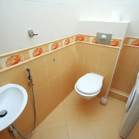 - Livoberezhna Kijów