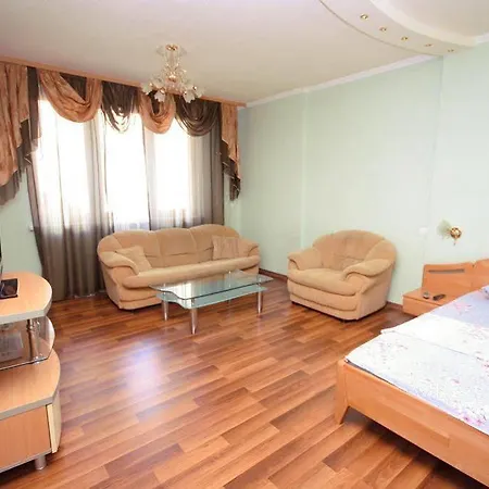 - Livoberezhna Apartament Kijów