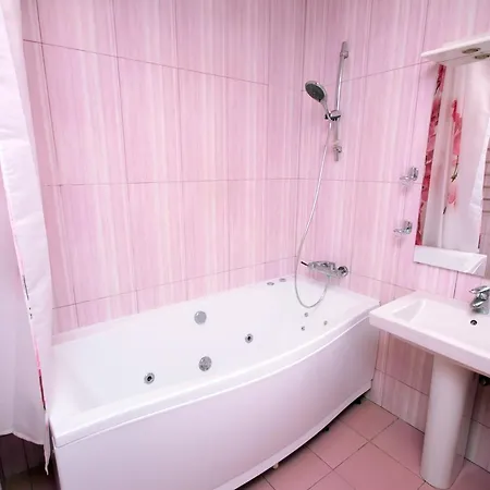 - Livoberezhna